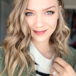 Meet your Posher, Vanessa